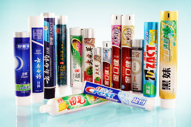 Tube de pâte dentifrice coloré